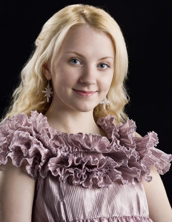 Adult Luna Lovegood (Harry Potter) (323 pics)